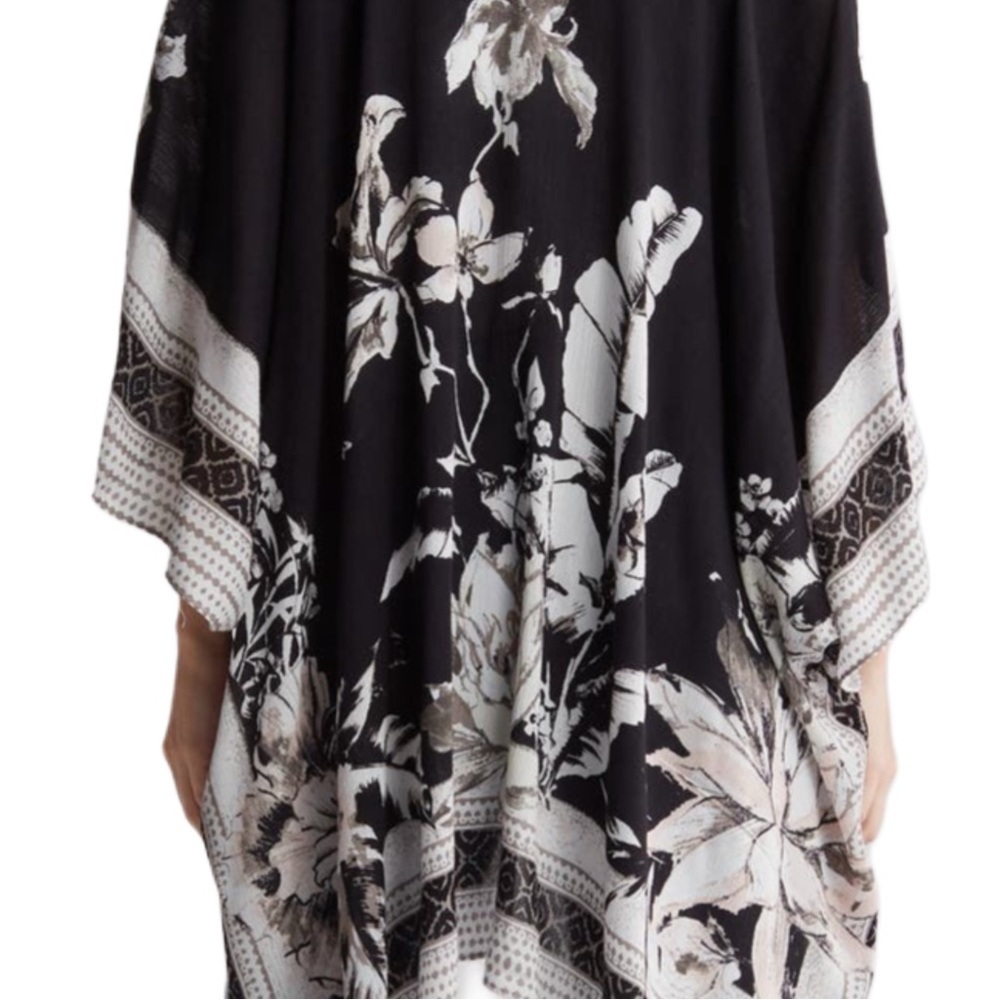 Vince Camuto Black and White Floral Kimono - Picture 4 of 4